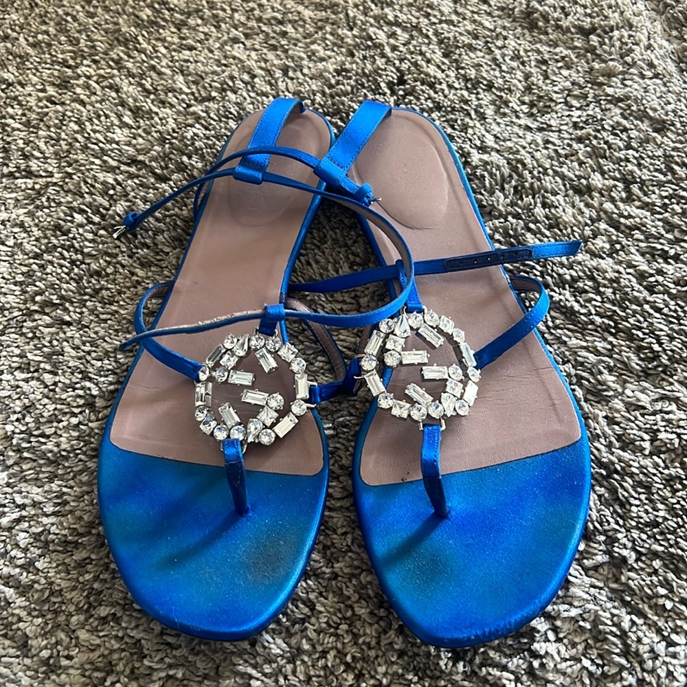 Gucci - Bkue satin crystal sandal